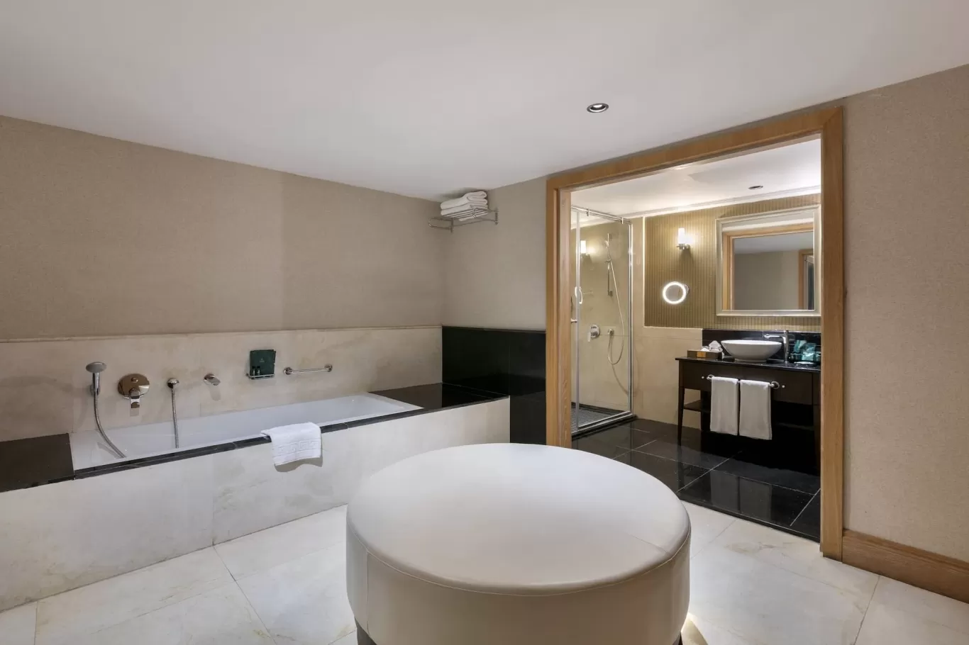 PLATINUM DUPLEX SUITE EXECUTIVE / SEA SIDE (WITH PRIVATE SWIMMING POOL)