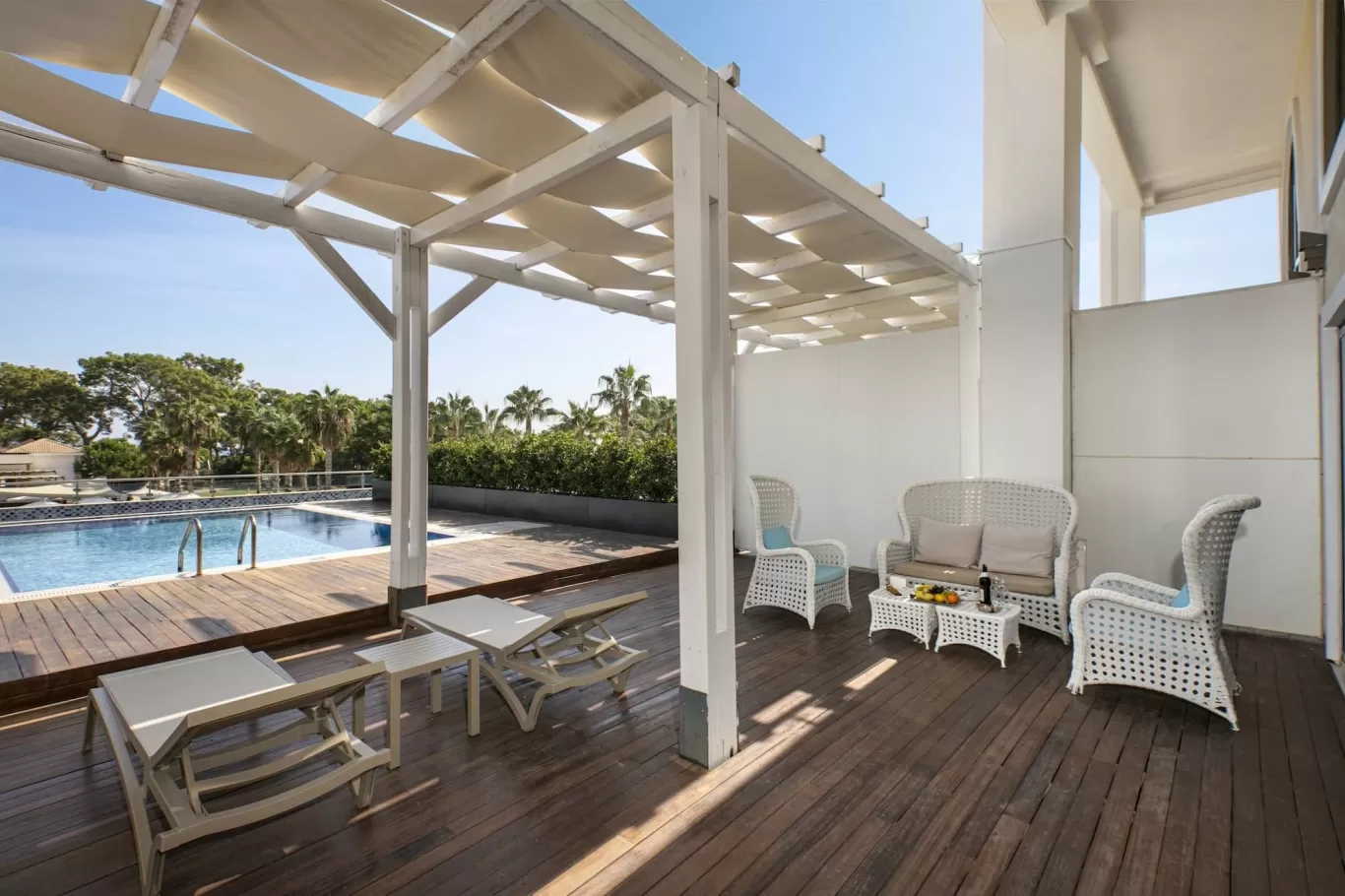 PLATINUM DUPLEX SUITE EXECUTIVE / SEA SIDE (WITH PRIVATE SWIMMING POOL)